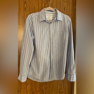AéRopostale long sleeve men’s button-down shirt. Size medium